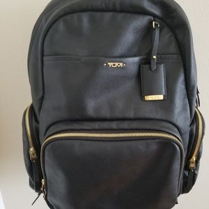 voyageur carson leather backpack